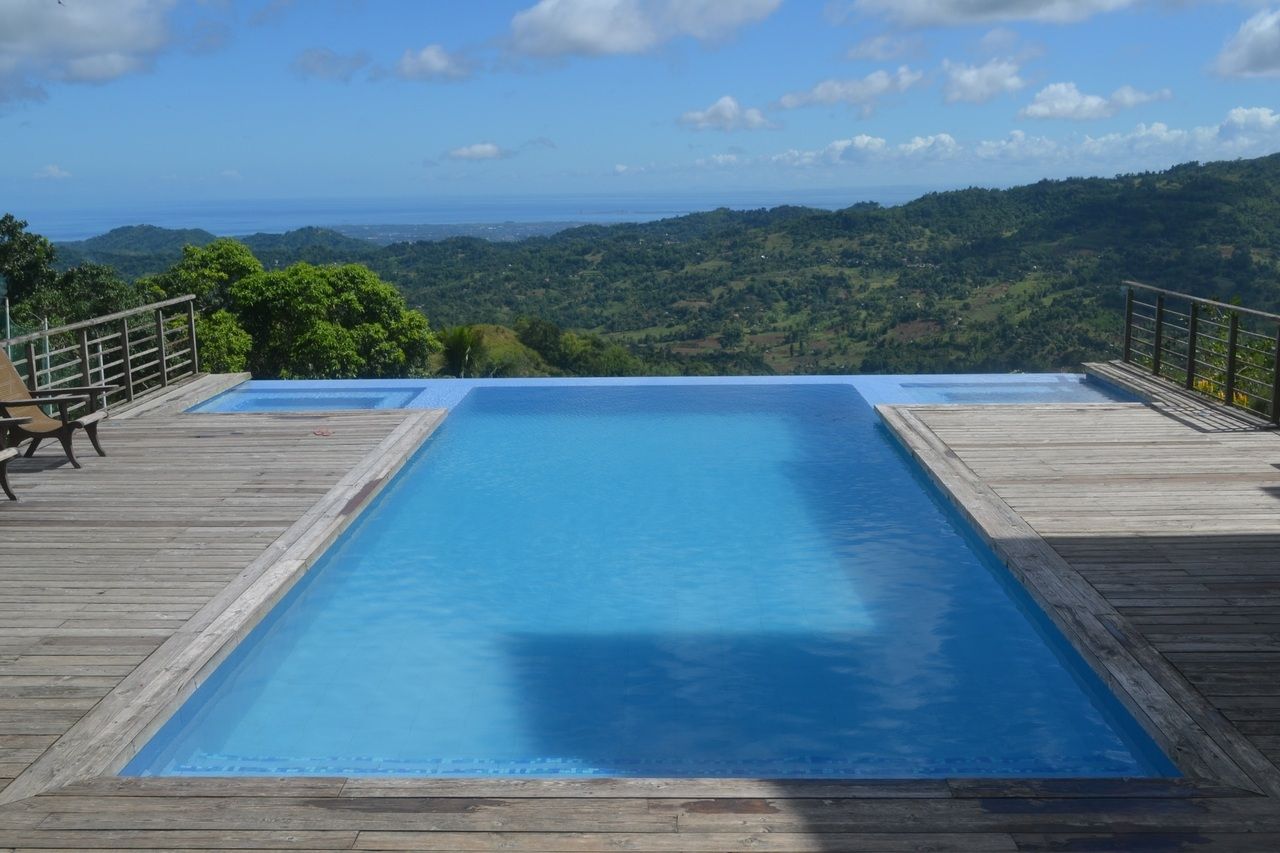 Piscinas revestidas en madera – Tocamos Madera